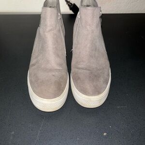 3 for $20 Stylish Gray Women's boots